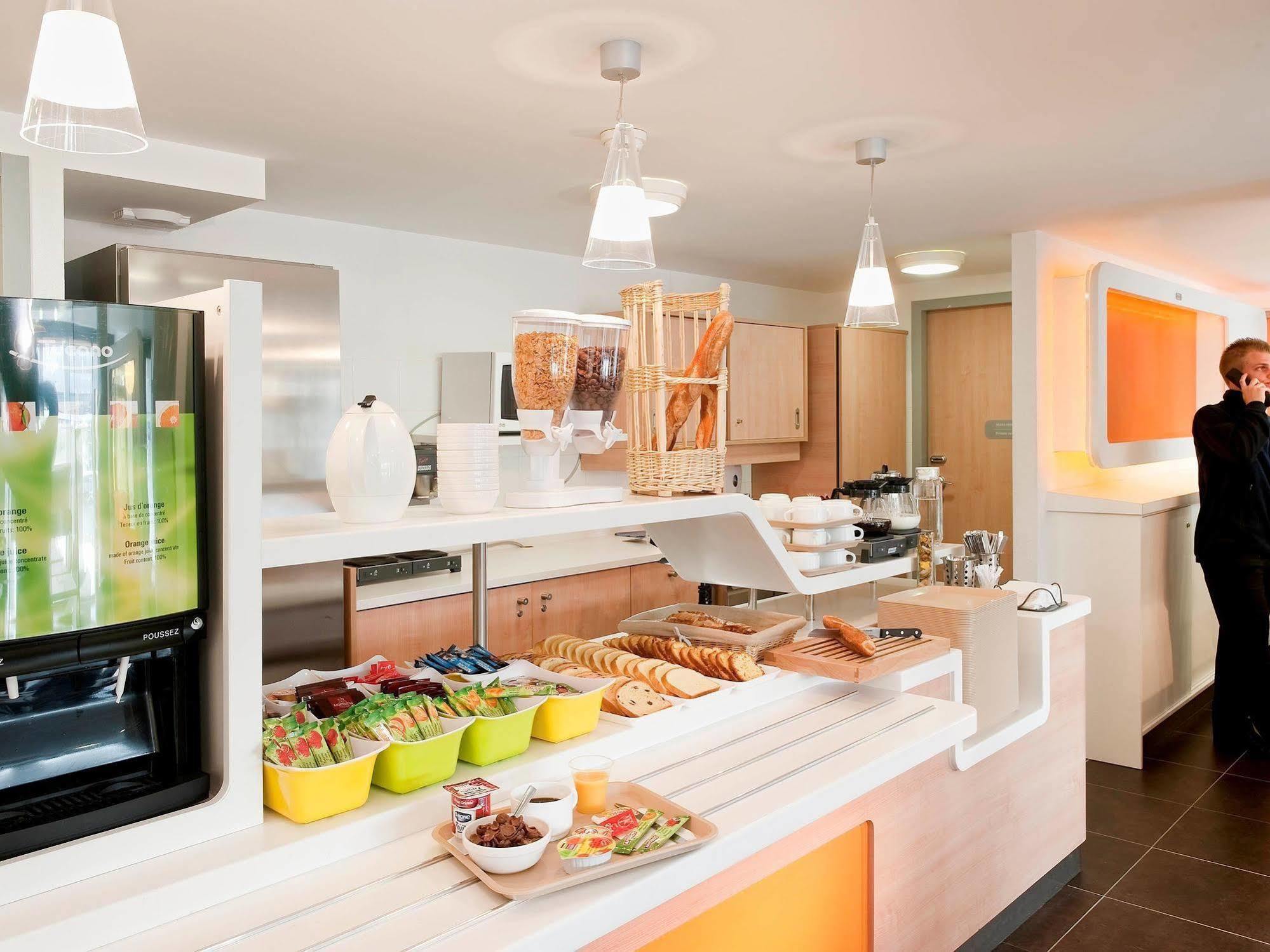 Hotel Ibis Budget Lyon Sud Saint-Fons A7 Екстер'єр фото