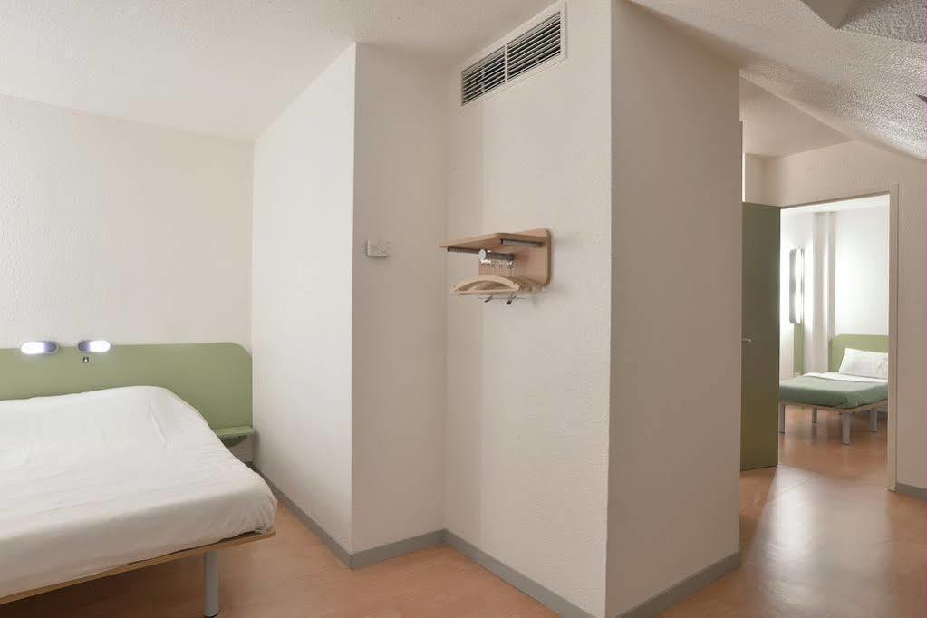 Hotel Ibis Budget Lyon Sud Saint-Fons A7 Екстер'єр фото