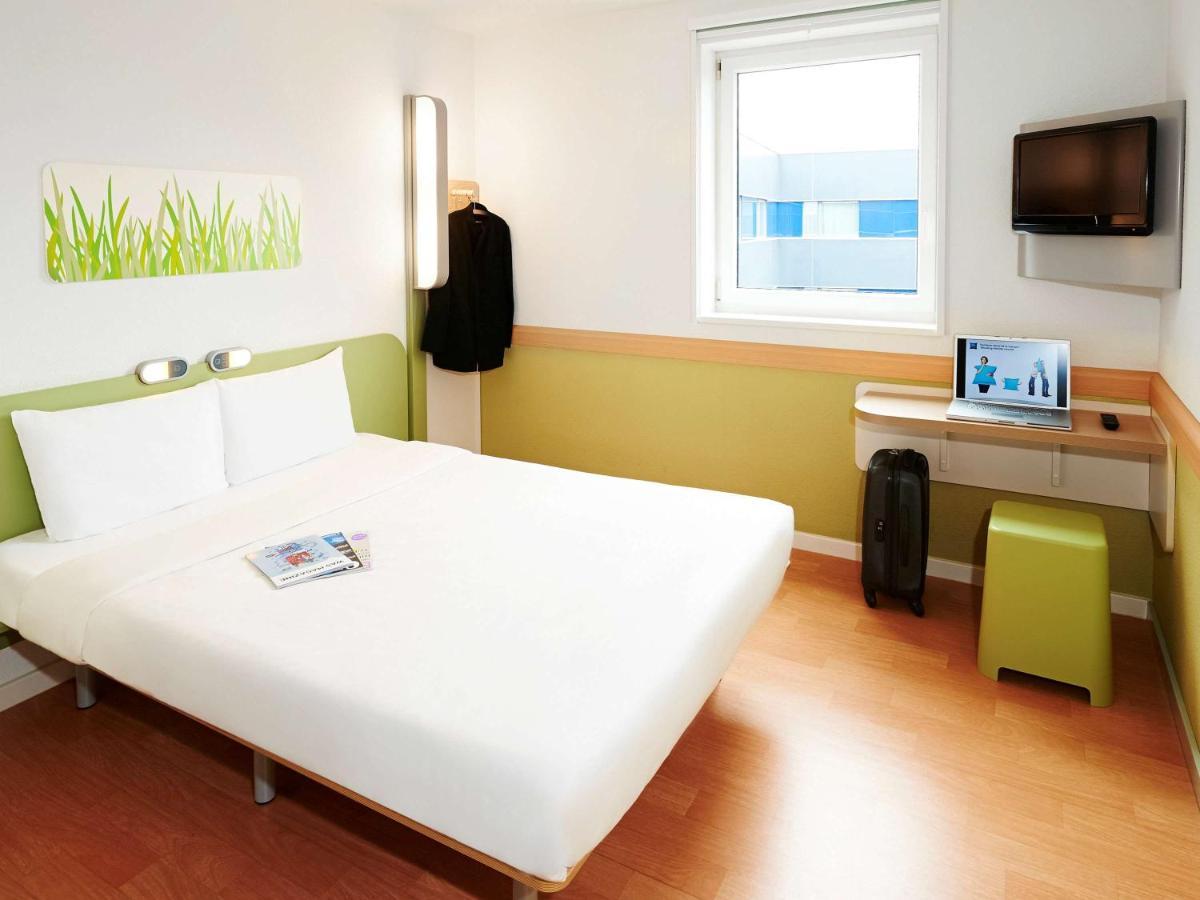 Hotel Ibis Budget Lyon Sud Saint-Fons A7 Екстер'єр фото